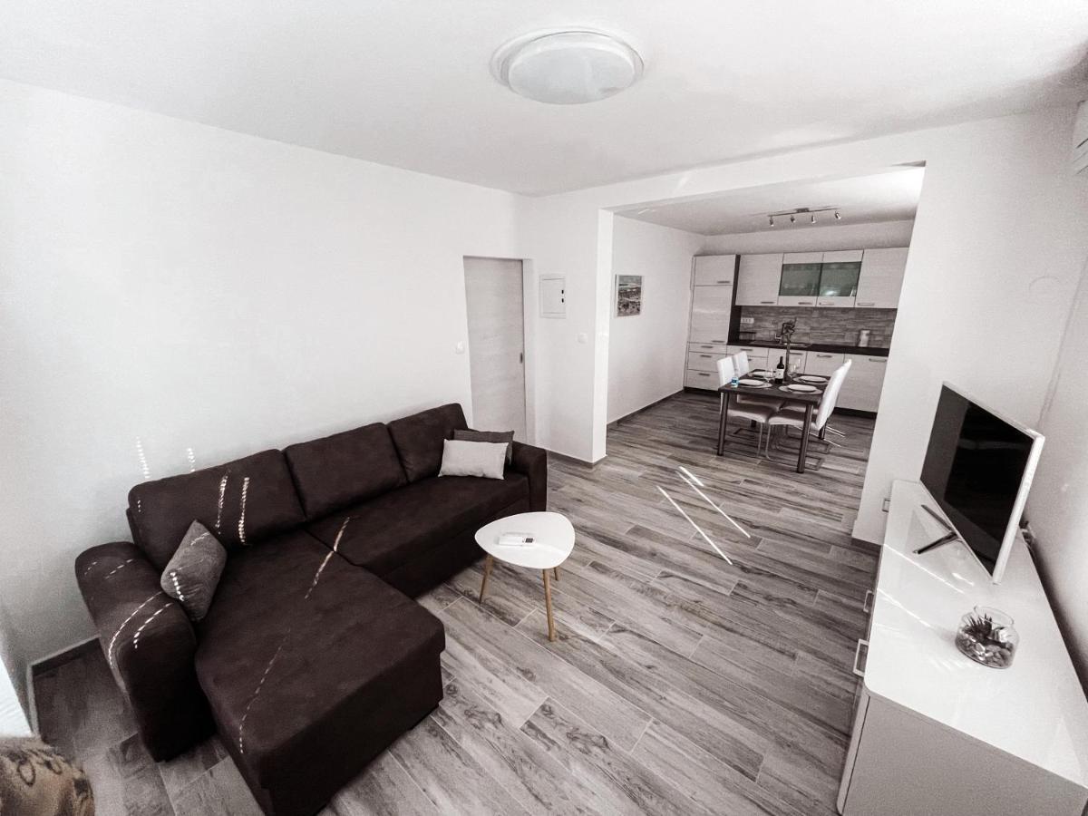Riad Apartments Premium Zgornje Skofije Exterior photo